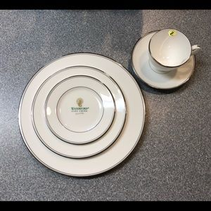 Waterford Fine China Kilbarry Plat. Place Setting